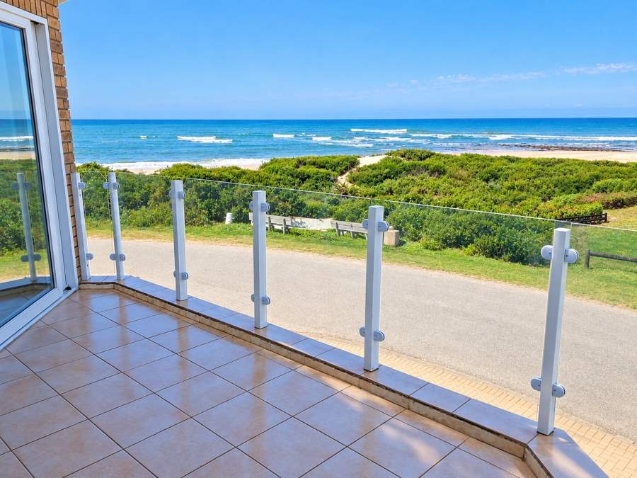 6 Bedroom Property for Sale in Aston Bay Eastern Cape